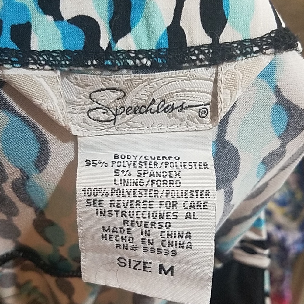 Speechless halter dress with assymmetrical fall - Picture 6 of 6